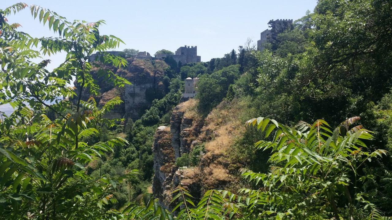 Апартаменти Sole E Fiori Di Sicilia Вальдеріче Екстер'єр фото
